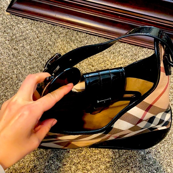 Authentic Burberry bag great condition - Picture 3 of 6